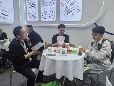 展会接待5_调整大小